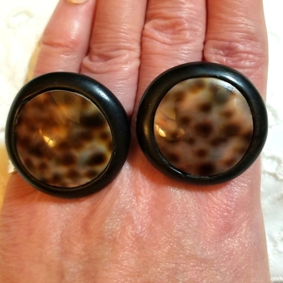 MONIES Gerda Lynggaard Horn Shell Vintage Earrings Signed - Picture 1 of 7